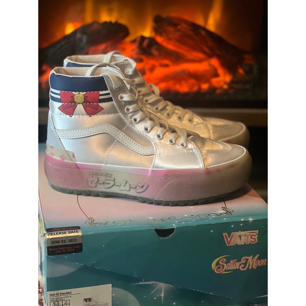 Vans Sk8-Hi Stacked pretty guardian Sailor Moon Platform Sneakers
